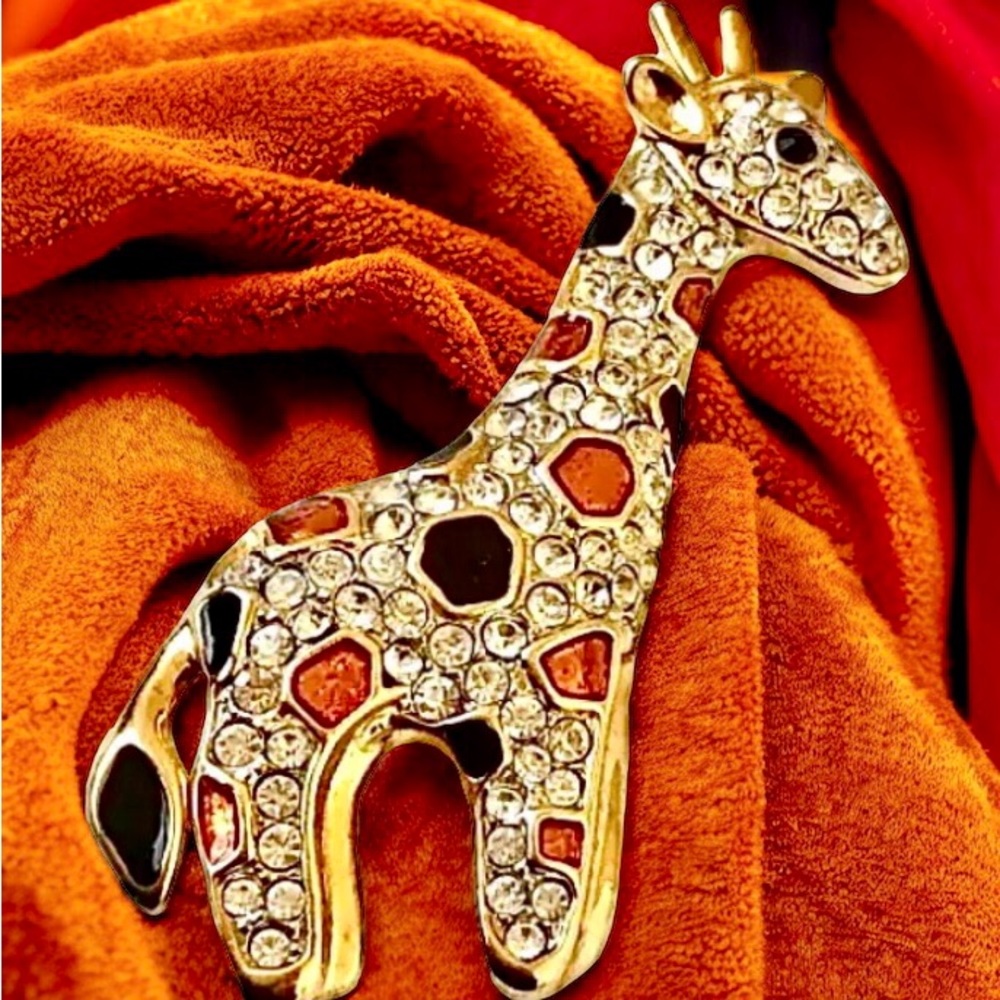 Giraffe Brooch Pin Enamel & Rhinestones Signed